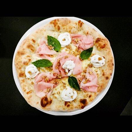 Habitue Loungebar Pizzeria